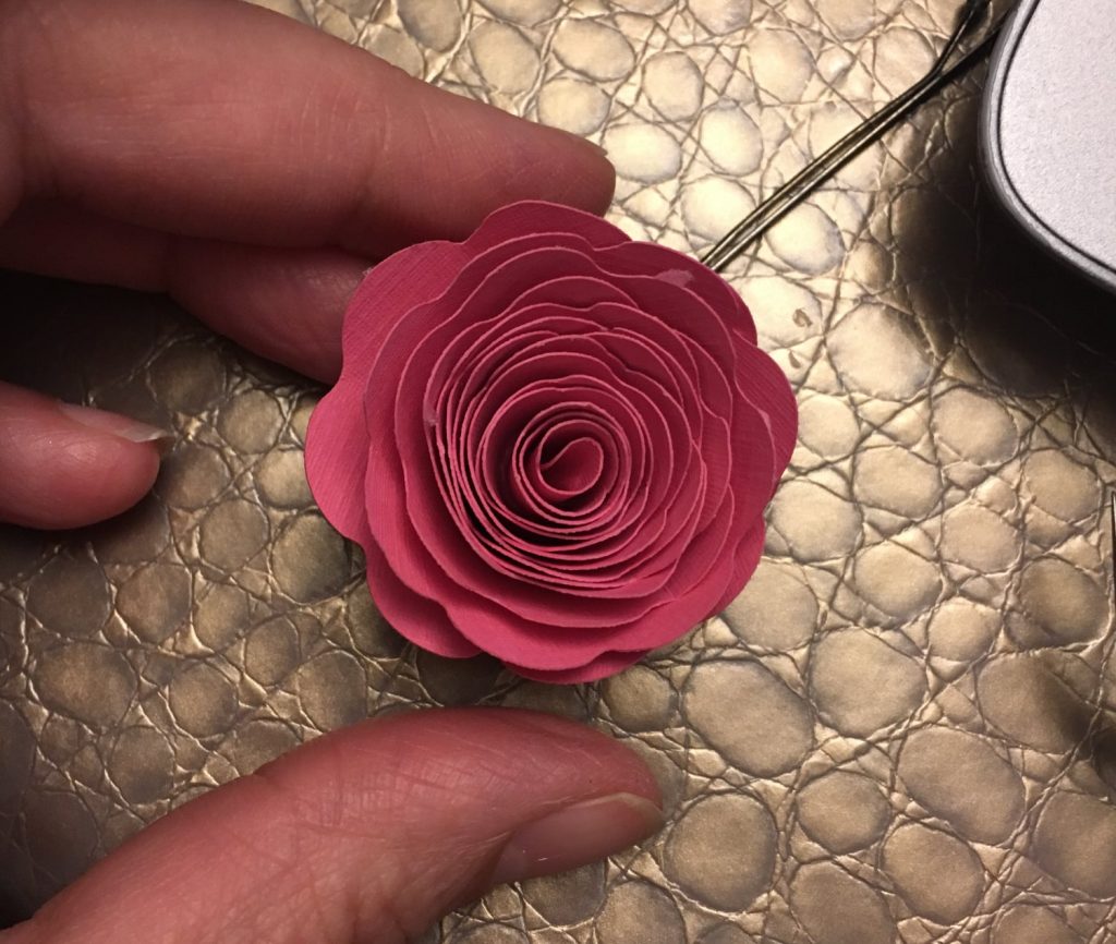 How To Make rolled Paper Flowers